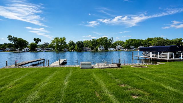 1614 River Terrace Drive, Mchenry, IL 60051