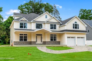 817 Naryshkin Way, Toms River, NJ 08753