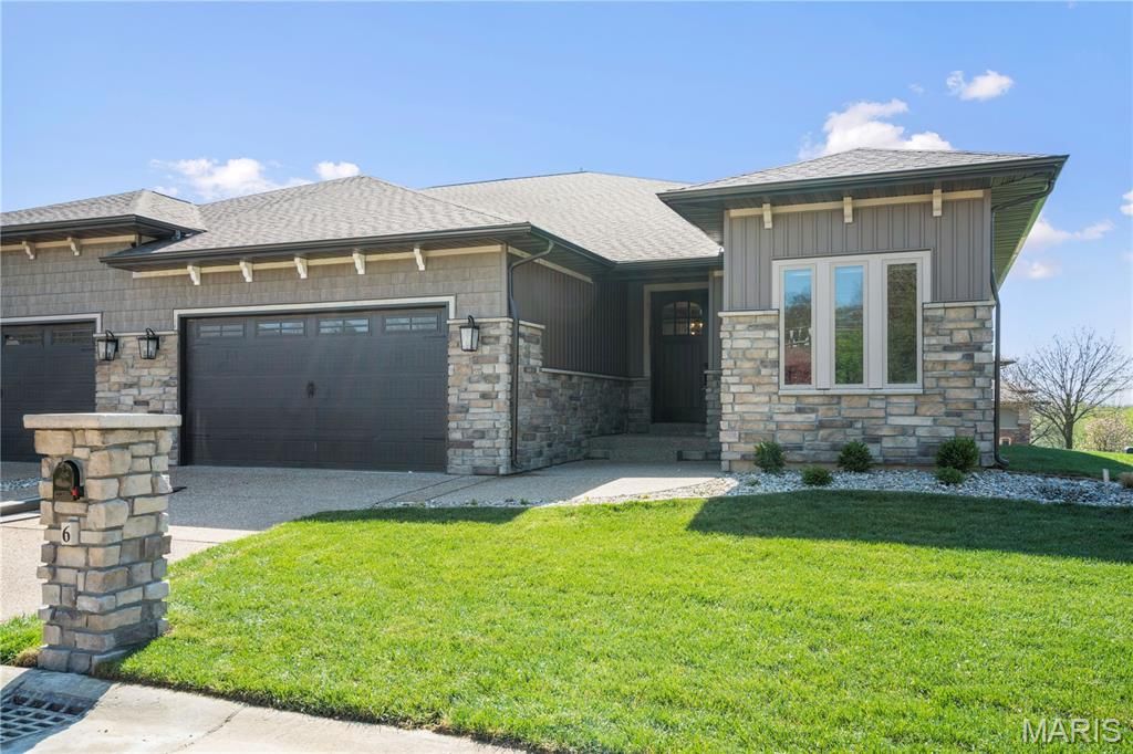 11924 Santino Court, Creve Coeur, MO 63141