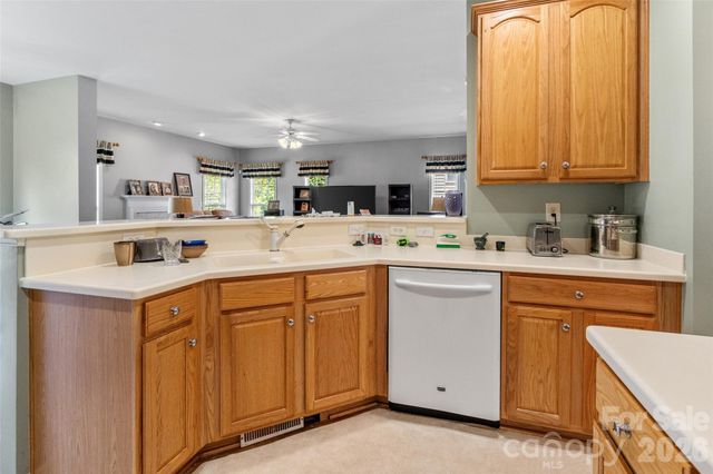 2725 Billings Park Drive, Charlotte, NC 28213