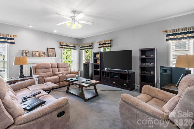 2725 Billings Park Drive, Charlotte, NC 28213