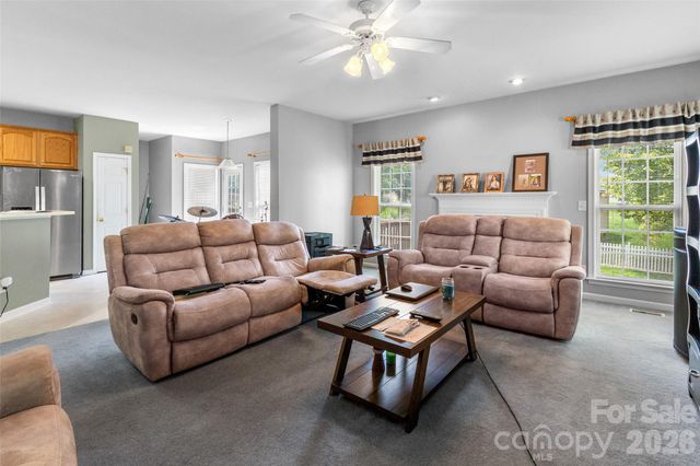 2725 Billings Park Drive, Charlotte, NC 28213
