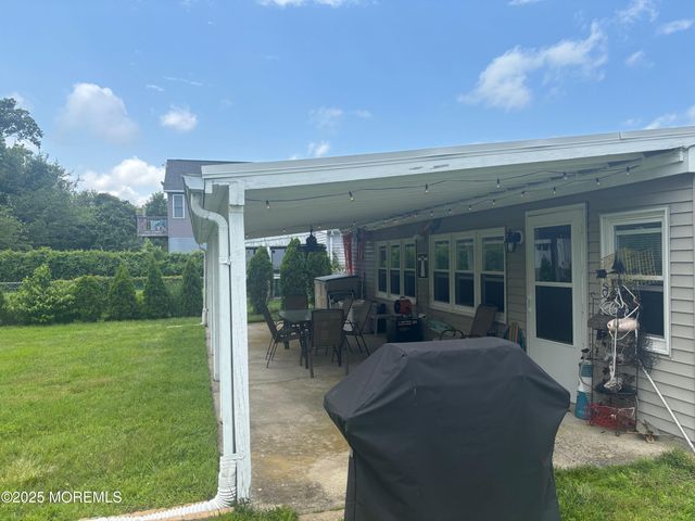 30 Nautilus Road, Waretown, NJ 08758