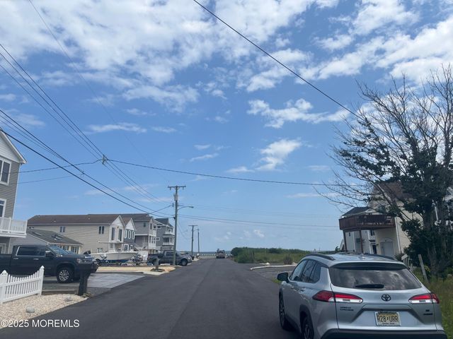 30 Nautilus Road, Waretown, NJ 08758