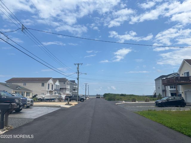 30 Nautilus Road, Waretown, NJ 08758