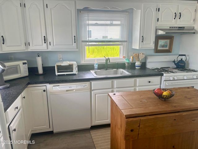 30 Nautilus Road, Waretown, NJ 08758
