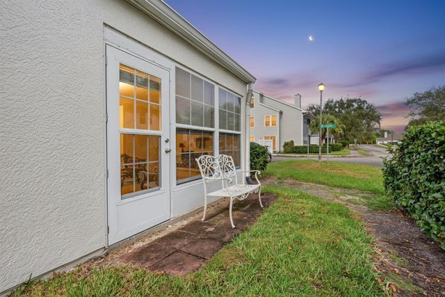 1901 Westminster Circle 1, Vero Beach, FL 32966