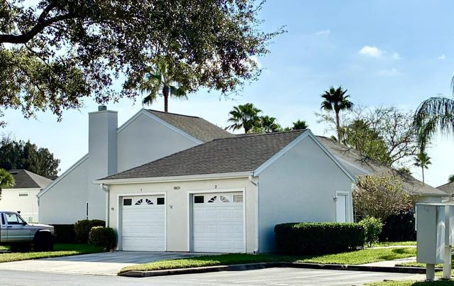 1901 Westminster Circle 1, Vero Beach, FL 32966