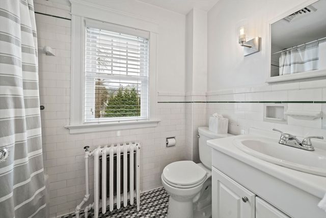 644 Weld St, Boston, MA 02132