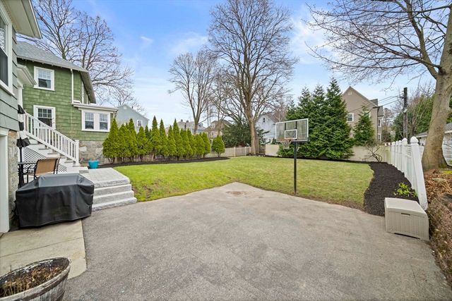 644 Weld St, Boston, MA 02132