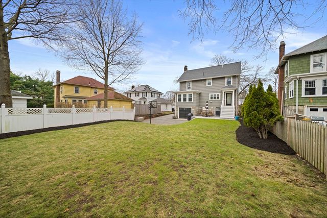 644 Weld St, Boston, MA 02132