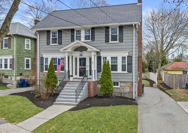 644 Weld St, Boston, MA 02132