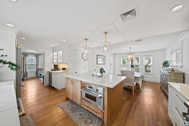 644 Weld St, Boston, MA 02132