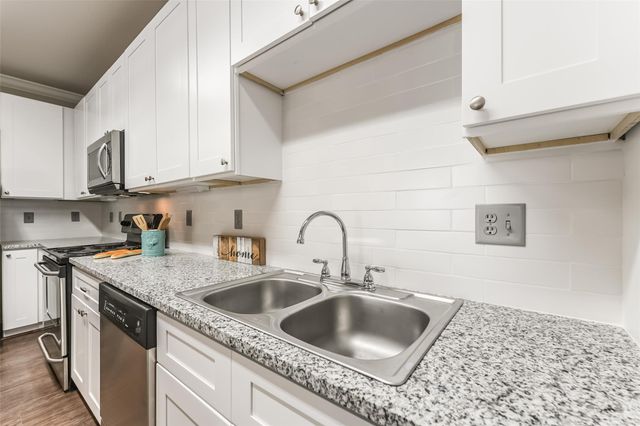 1711 Old Spanish Trail 228, Houston, TX 77054