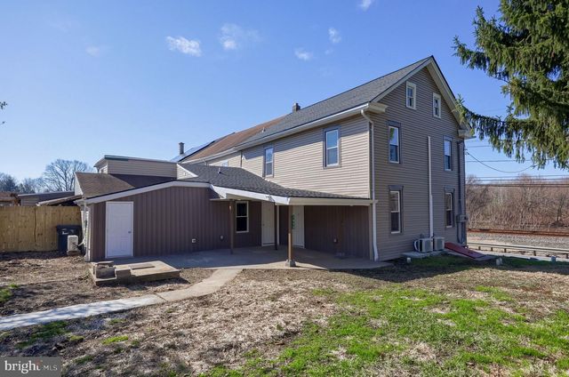 1890 WATER ST, Washington Boro, PA 17582