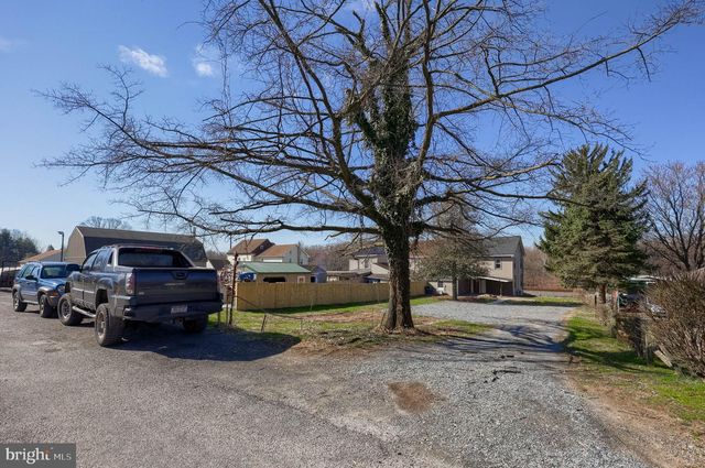 1890 WATER ST, Washington Boro, PA 17582