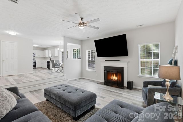 4923 Eagle Creek Drive, Charlotte, NC 28269