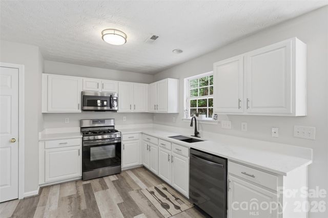 4923 Eagle Creek Drive, Charlotte, NC 28269