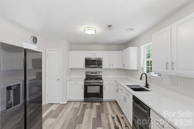 4923 Eagle Creek Drive, Charlotte, NC 28269
