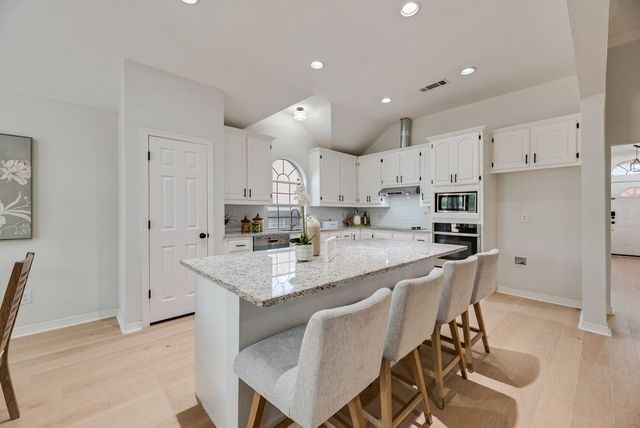 1412 Melody Lane, Carrollton, TX 75006
