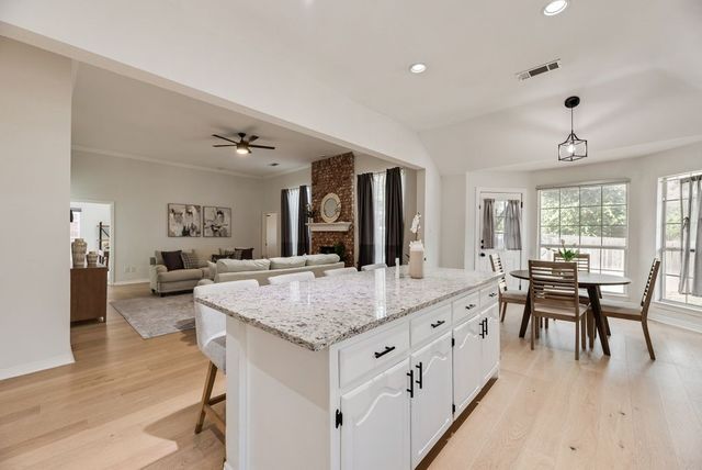 1412 Melody Lane, Carrollton, TX 75006
