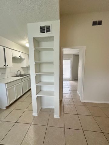 4322 Gillis ST 104, Austin, TX 78745