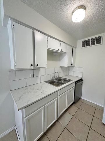 4322 Gillis ST 104, Austin, TX 78745