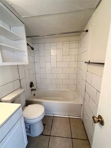 4322 Gillis ST 104, Austin, TX 78745