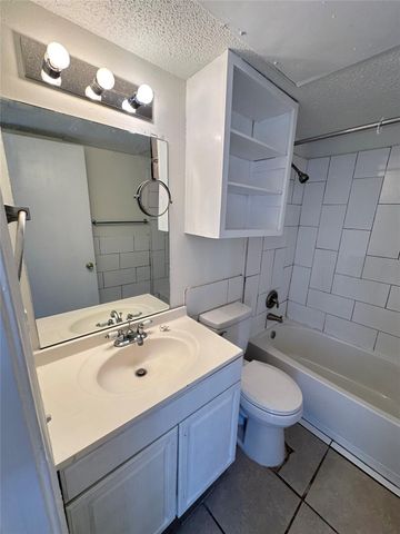 4322 Gillis ST 104, Austin, TX 78745