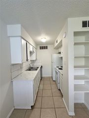 4322 Gillis ST 104, Austin, TX 78745