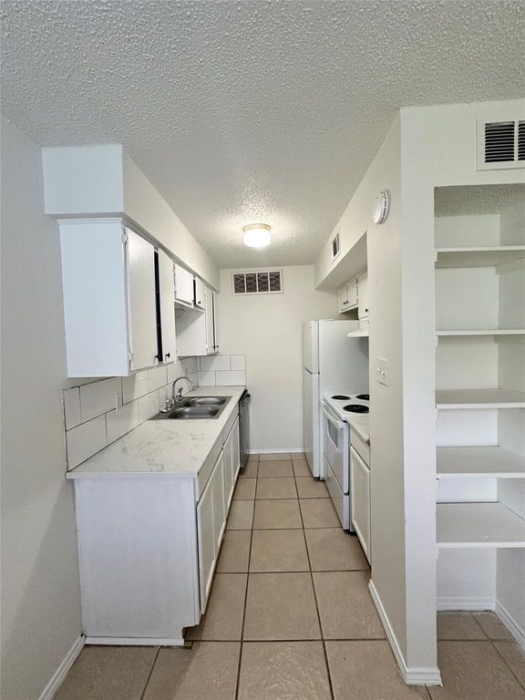 4322 Gillis ST 104, Austin, TX 78745