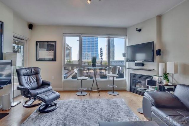 1240 India 1003, San Diego, CA 92101