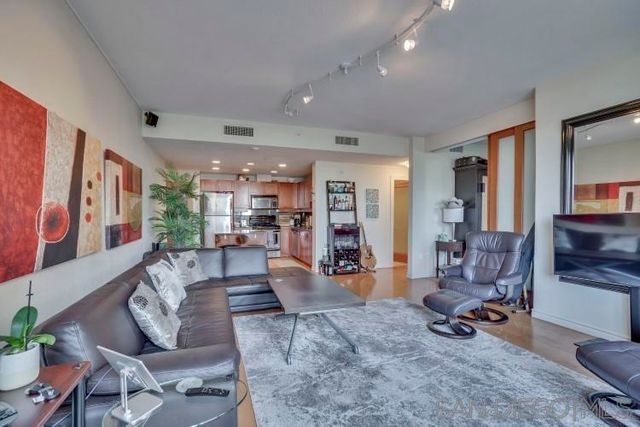 1240 India 1003, San Diego, CA 92101