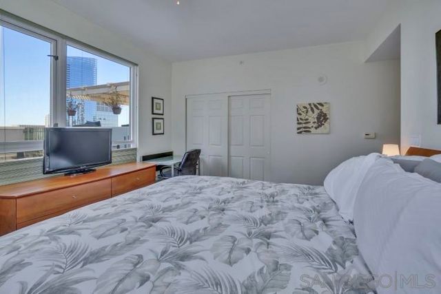 1240 India 1003, San Diego, CA 92101