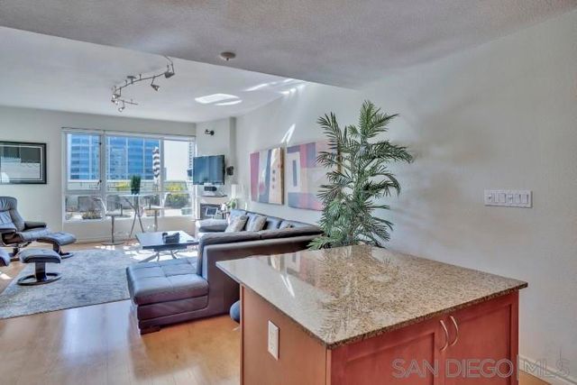 1240 India 1003, San Diego, CA 92101