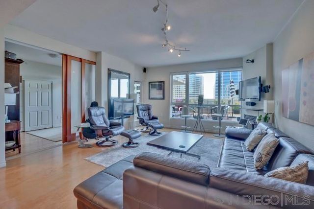 1240 India 1003, San Diego, CA 92101