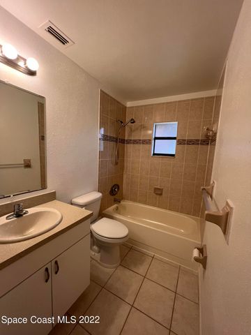 1675 Jack Oates Boulevard 5, Rockledge, FL 32955