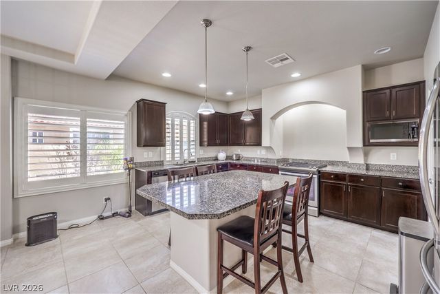 6042 Crown Palms Avenue, Las Vegas, NV 89139
