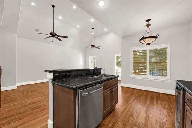 5206 Washington Avenue, Houston, TX 77007