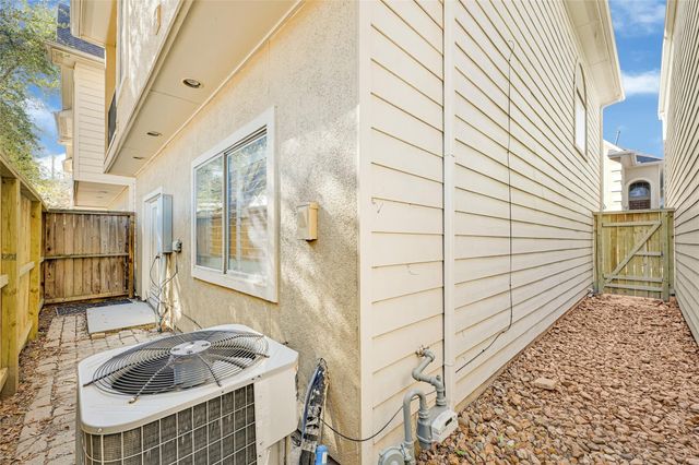 5206 Washington Avenue, Houston, TX 77007