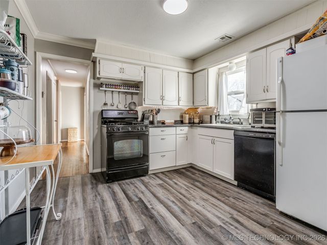 5926 E Newton Place, Tulsa, OK 74115