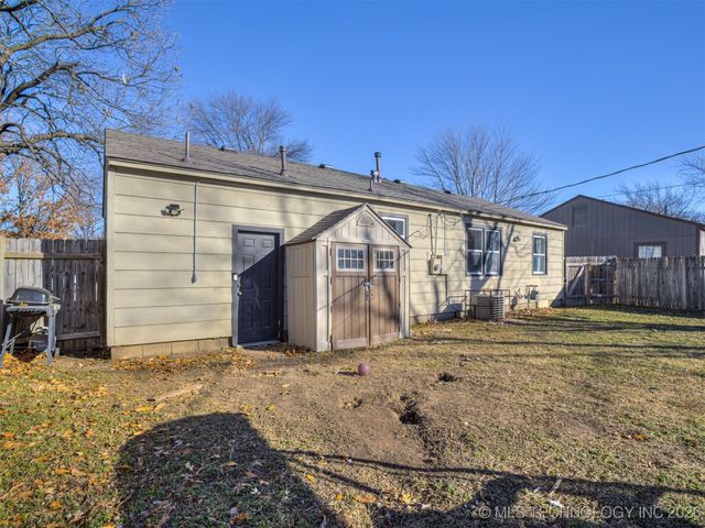 5926 E Newton Place, Tulsa, OK 74115