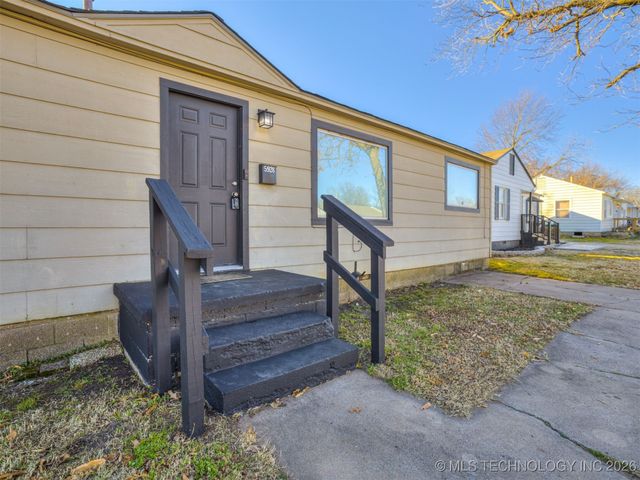 5926 E Newton Place, Tulsa, OK 74115