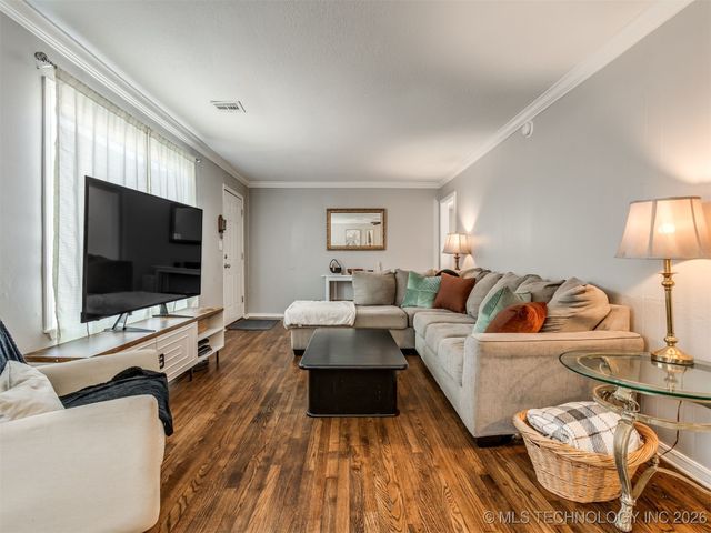 5926 E Newton Place, Tulsa, OK 74115