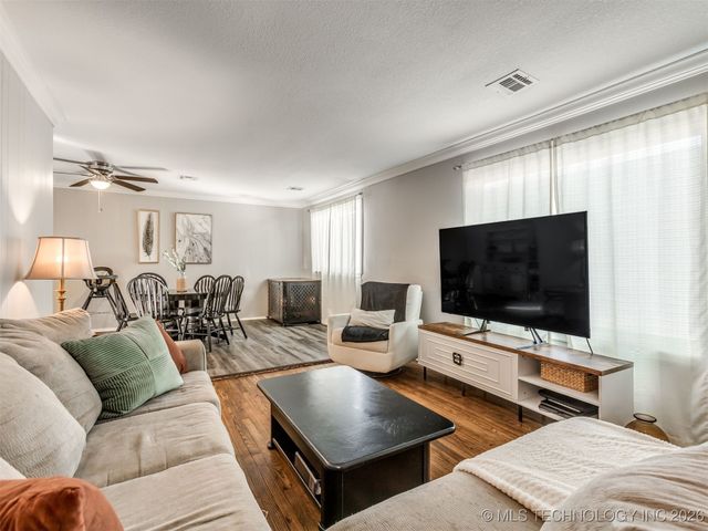 5926 E Newton Place, Tulsa, OK 74115