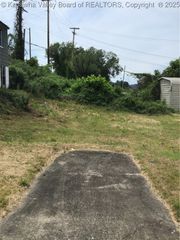 557 Greenway Avenue, South Charleston, WV 25309