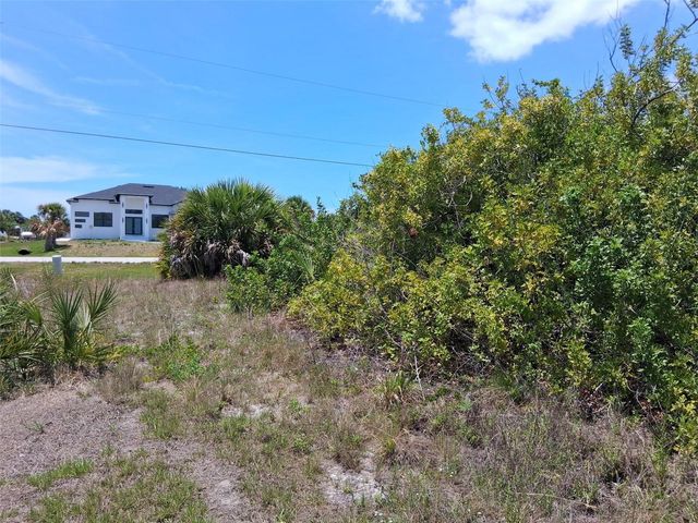 10166 KINGSVILLE DRIVE, Port Charlotte, FL 33981