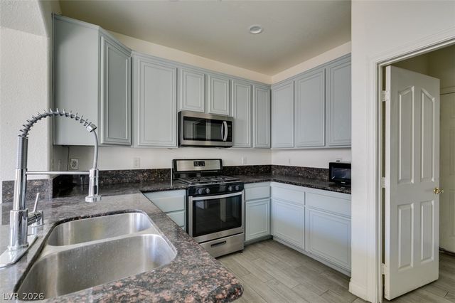 972 Paisley Street, Las Vegas, NV 89145