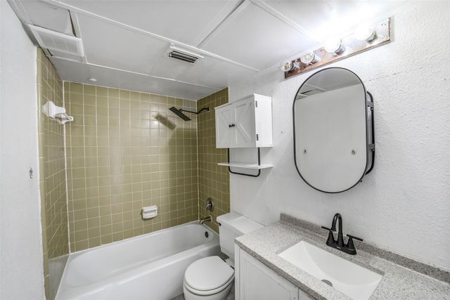 4643 Wild Indigo Street 414, Houston, TX 77027