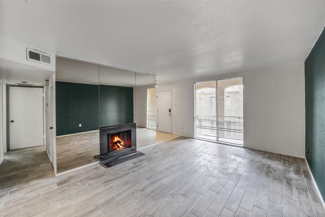 4643 Wild Indigo Street 414, Houston, TX 77027